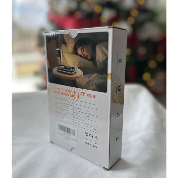 2-In-1 Wireless Charger & Book Light - Picture 2 of 3